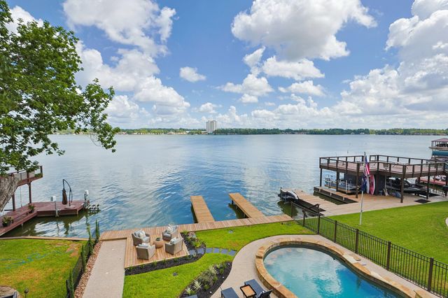 848 Lake View Drive, Montgomery, TX 77356