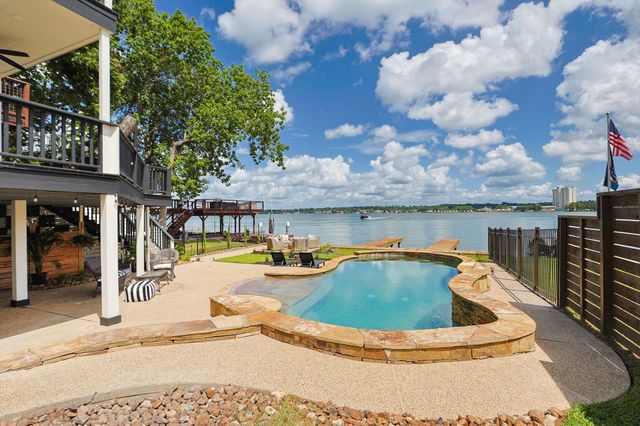 848 Lake View Drive, Montgomery, TX 77356