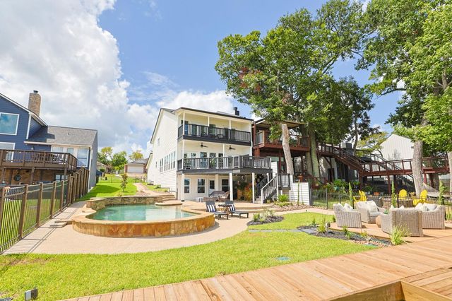 848 Lake View Drive, Montgomery, TX 77356