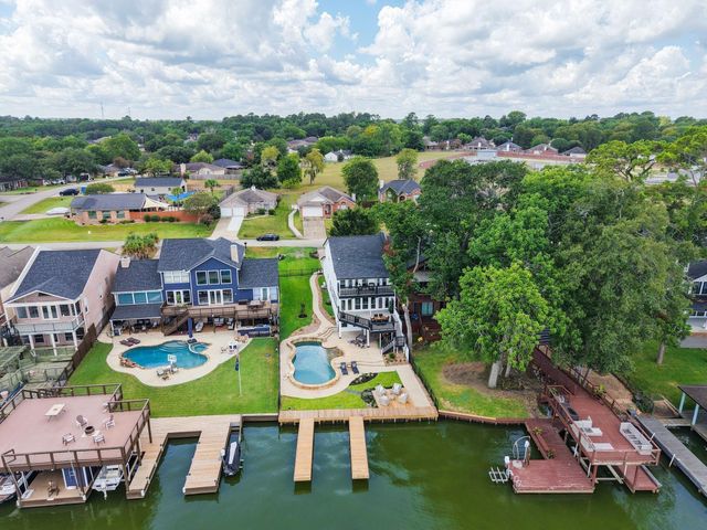 848 Lake View Drive, Montgomery, TX 77356