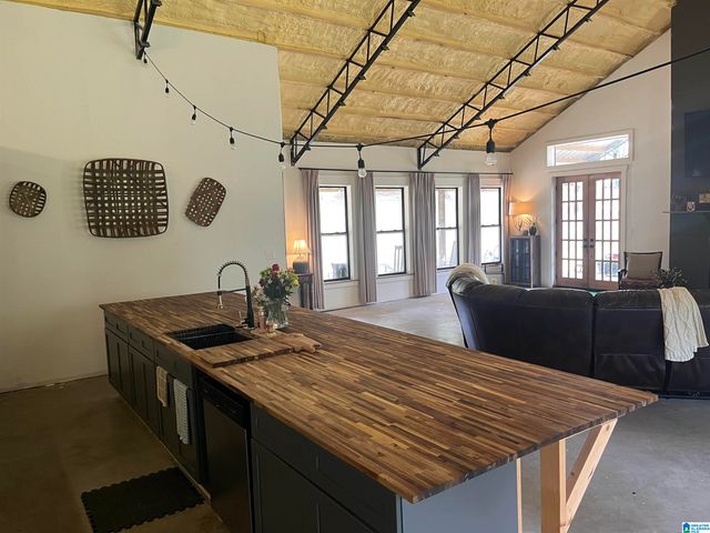 2028 OLD WOODSTOCK ROAD, West Blocton, AL 35184