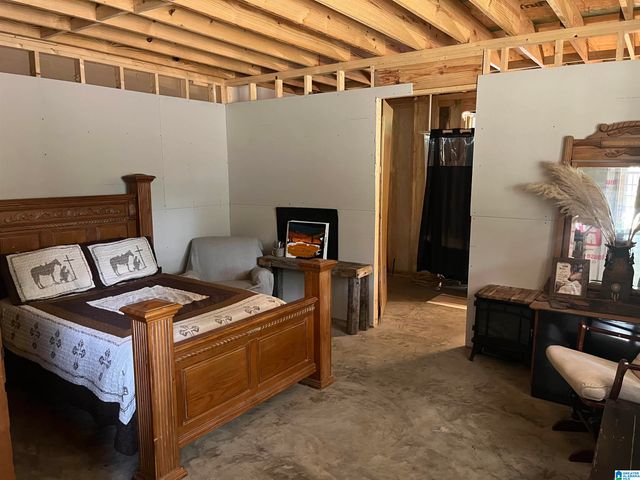 2028 OLD WOODSTOCK ROAD, West Blocton, AL 35184