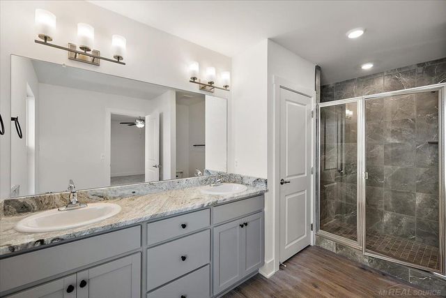 1716 W 12 Mile Road, Royal Oak, MI 48073