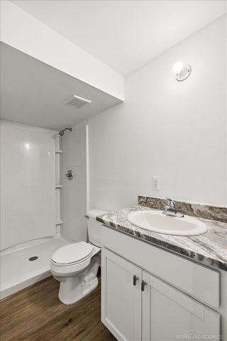 1716 W 12 Mile Road, Royal Oak, MI 48073