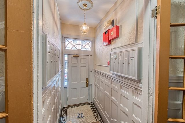 32 Grove 1, Boston, MA 02114