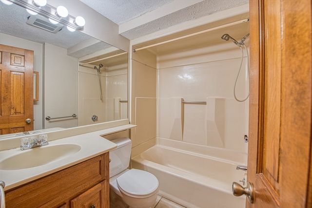 32 Grove 1, Boston, MA 02114
