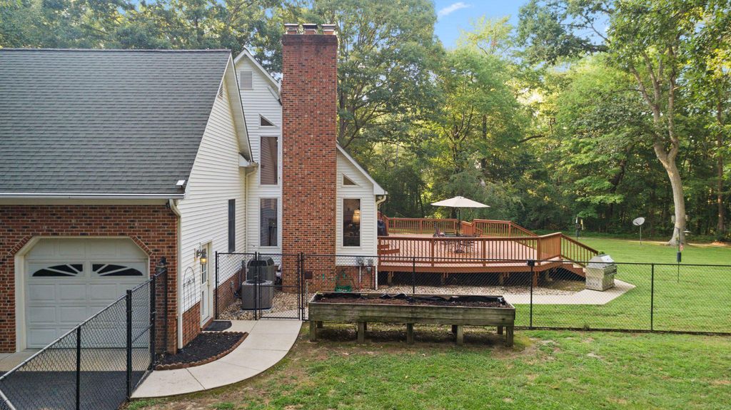 Image 15 of property listing at 600 PASTURE PL, Prince Frederick, MD 20678