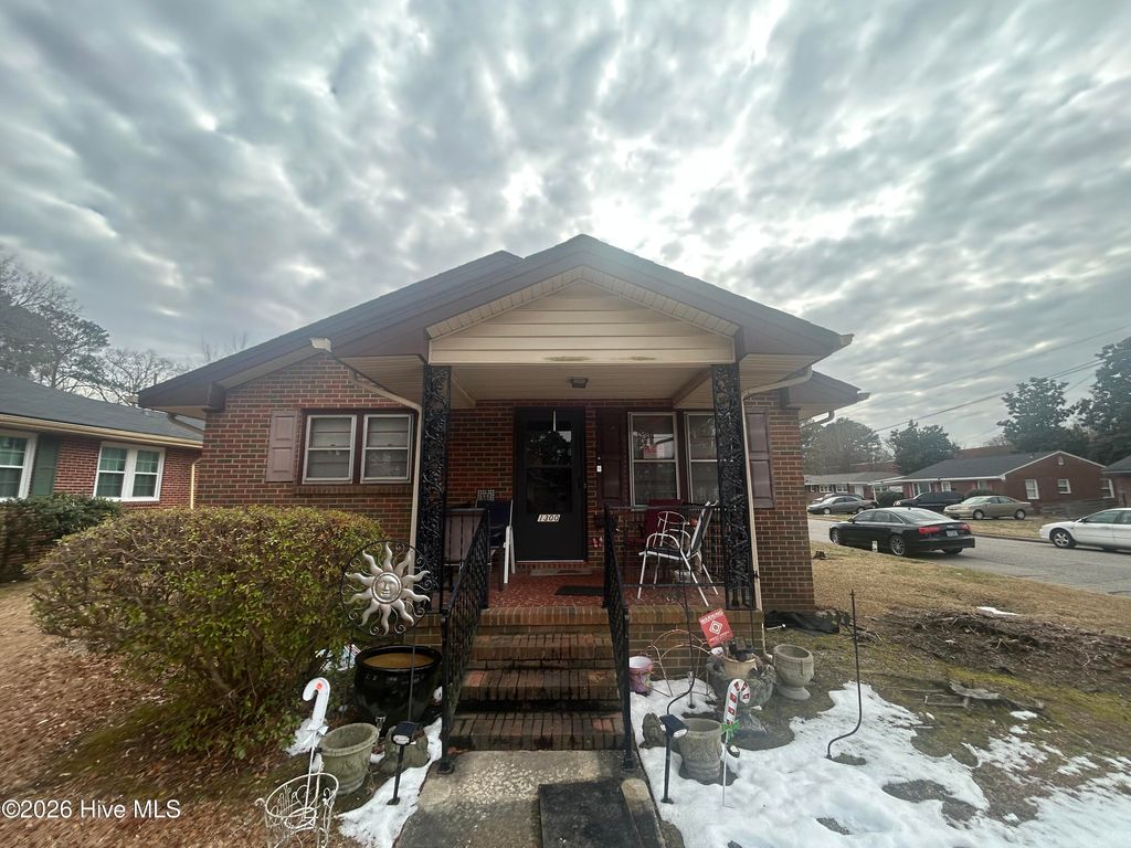 1300 Marlow Street E, Wilson, NC 27893