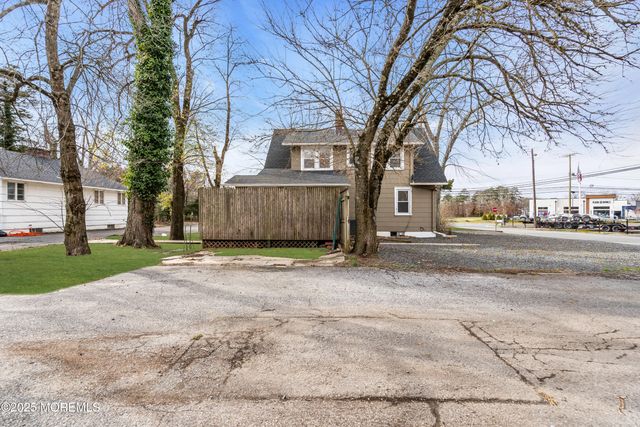 2061 Lakewood Road, Toms River, NJ 08755