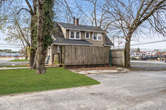 2061 Lakewood Road, Toms River, NJ 08755