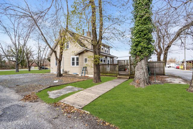 2061 Lakewood Road, Toms River, NJ 08755