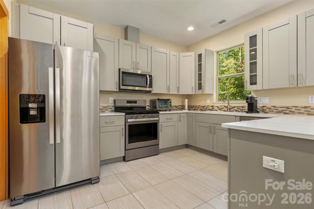 48 River Walk Drive, Asheville, NC 28804