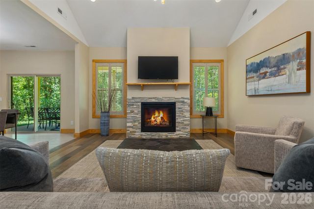 48 River Walk Drive, Asheville, NC 28804