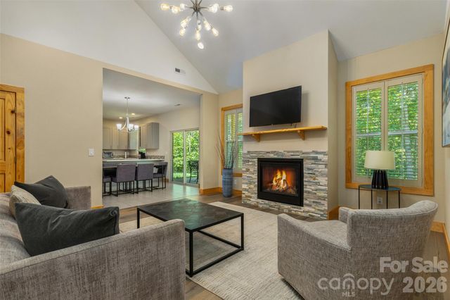 48 River Walk Drive, Asheville, NC 28804