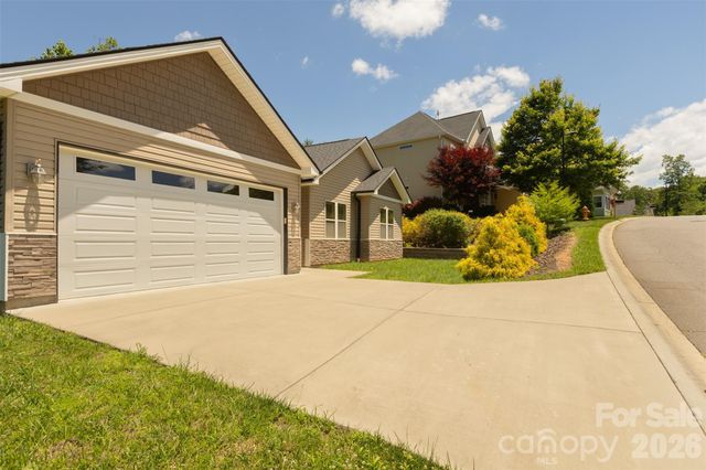48 River Walk Drive, Asheville, NC 28804