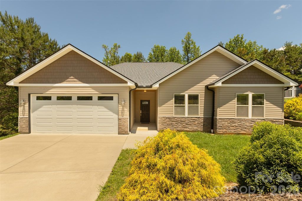 48 River Walk Drive, Asheville, NC 28804