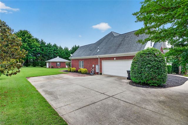6 Ione Circle, Williamston, SC 29697