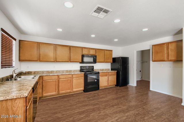 3219 W SAINT ANNE Avenue, Phoenix, AZ 85041