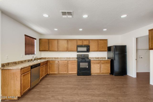 3219 W SAINT ANNE Avenue, Phoenix, AZ 85041