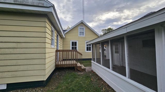 807 W Franklin Street, Portage, WI 53901