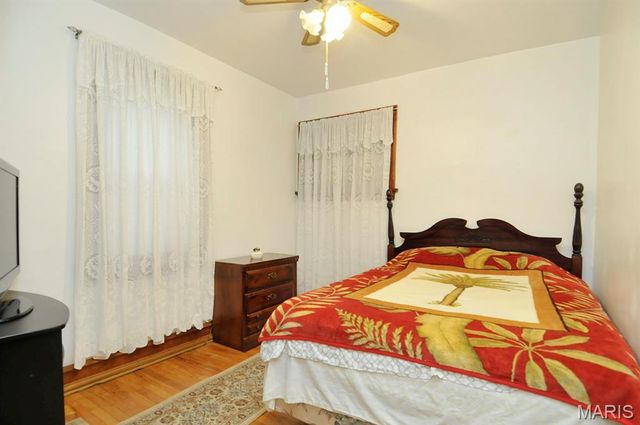 6414 West Court, St Louis, MO 63116