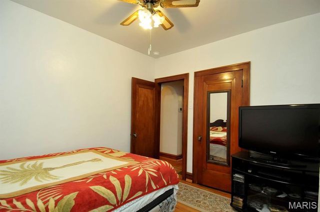 6414 West Court, St Louis, MO 63116