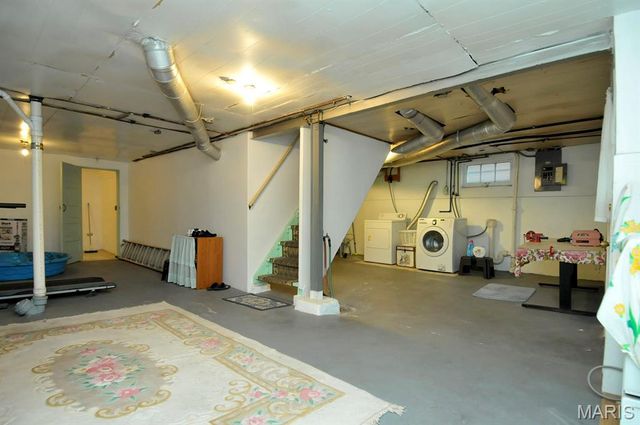 6414 West Court, St Louis, MO 63116