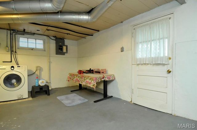 6414 West Court, St Louis, MO 63116