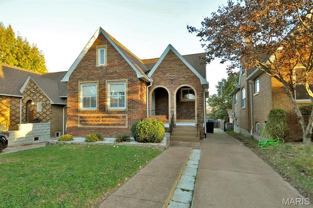 6414 West Court, St Louis, MO 63116