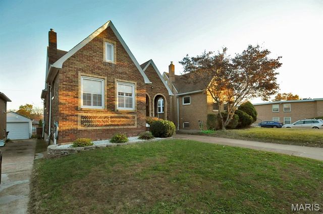 6414 West Court, St Louis, MO 63116