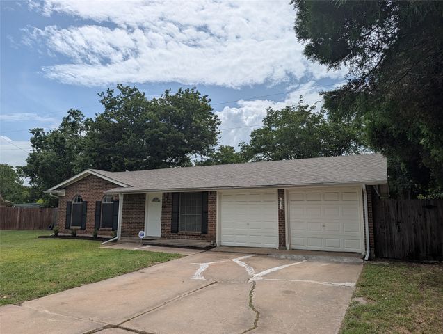 633 Christie Court, Everman, TX 76140