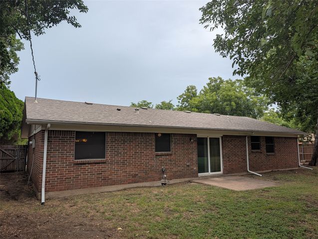 633 Christie Court, Everman, TX 76140