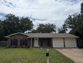 633 Christie Court, Everman, TX 76140