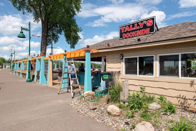 2194 Gardenette Drive N, White Bear Lake, MN 55110