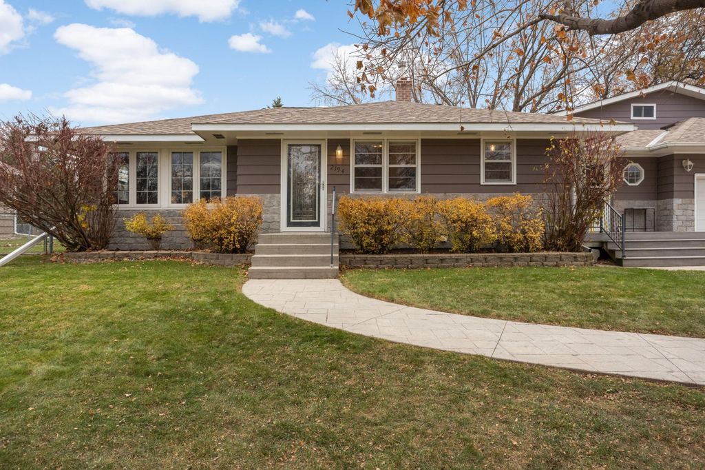 2194 Gardenette Drive N, White Bear Lake, MN 55110