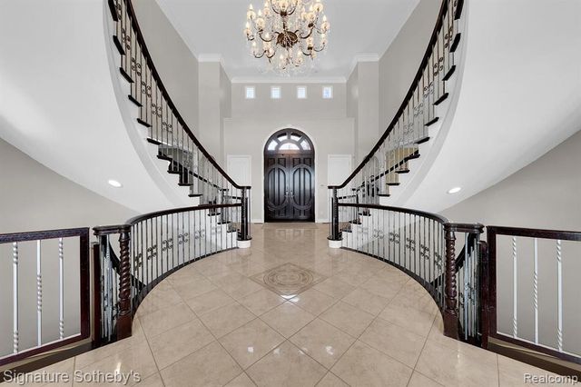 5001 Forest Valley, Clarkston, MI 48348