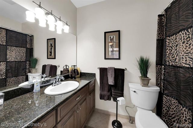 5001 Forest Valley, Clarkston, MI 48348