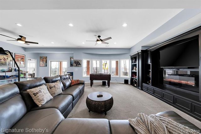 5001 Forest Valley, Clarkston, MI 48348