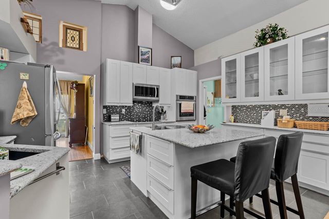 2021 BERRY ROBERTS DRIVE, Sun City Center, FL 33573