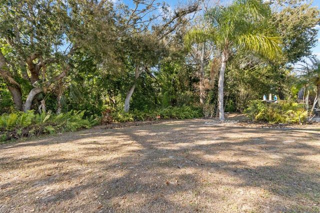 2021 BERRY ROBERTS DRIVE, Sun City Center, FL 33573