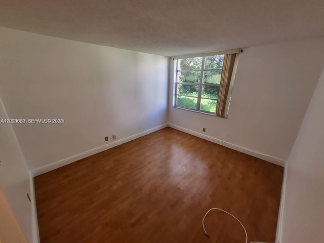 9440 Live Oak Pl 201, Davie, FL 33324