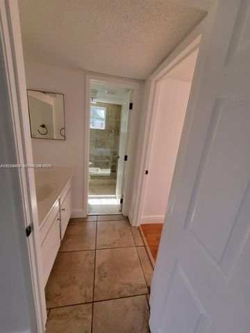 9440 Live Oak Pl 201, Davie, FL 33324