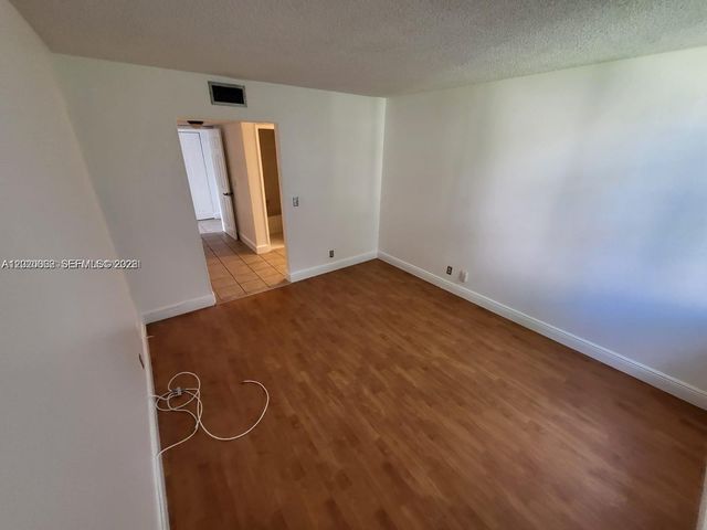 9440 Live Oak Pl 201, Davie, FL 33324