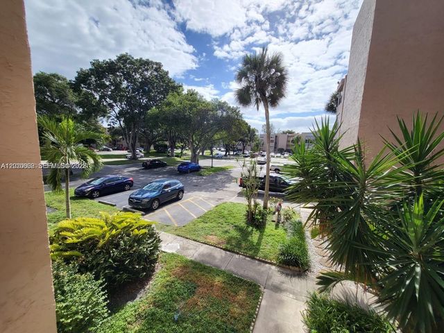 9440 Live Oak Pl 201, Davie, FL 33324