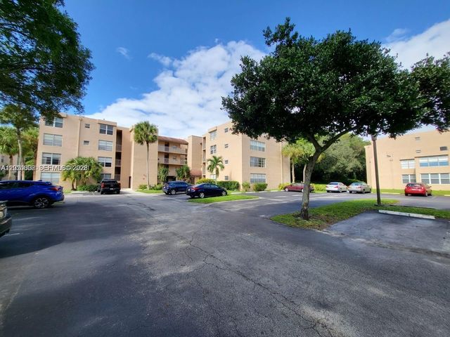 9440 Live Oak Pl 201, Davie, FL 33324