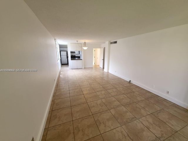 9440 Live Oak Pl 201, Davie, FL 33324