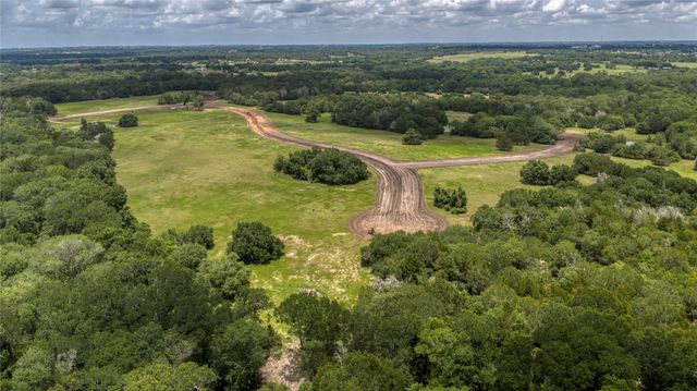 22 Ridgewood Farms Way, Brenham, TX 77833