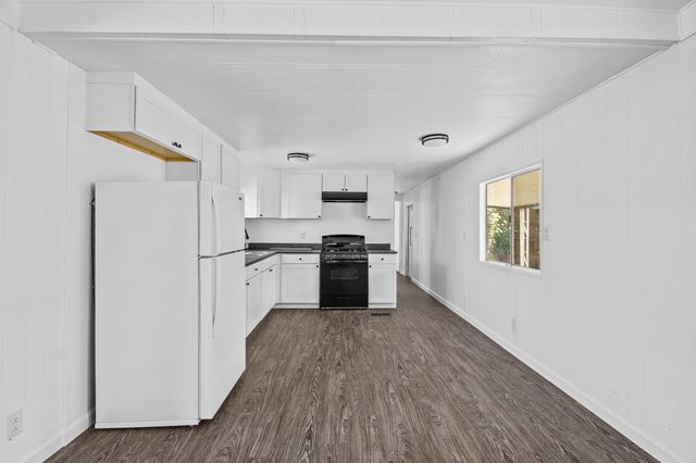 5505 W Tulare Avenue 64, Visalia, CA 93277