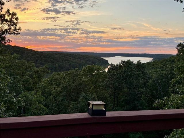 11045 Foothills Lane, Warsaw, MO 65355