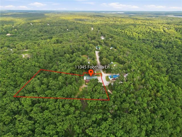 11045 Foothills Lane, Warsaw, MO 65355